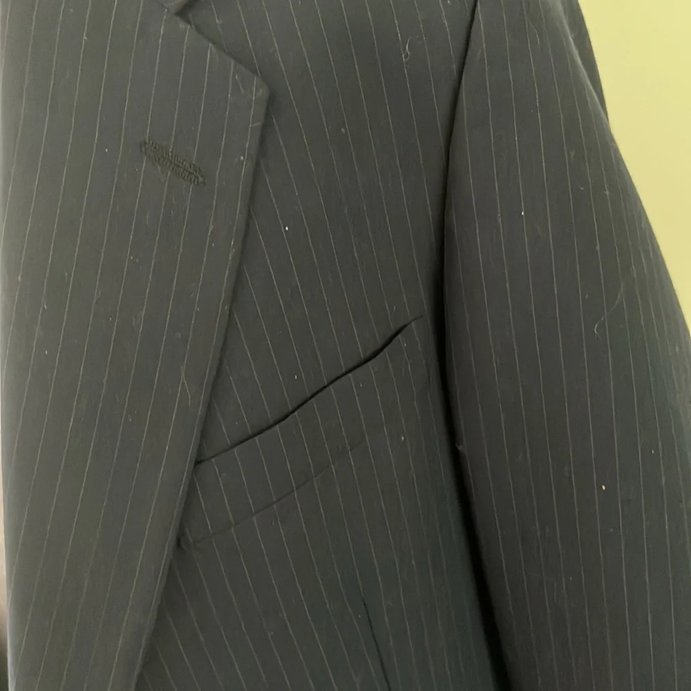 BOSTON LEON CLOTHING Navy Blue 2 PC Pinstriped Executive Suit NWOT